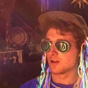 Meet your Posher, Liam